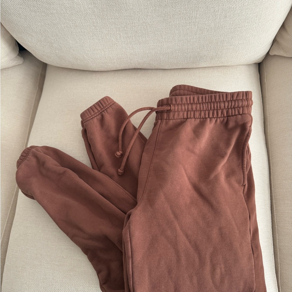 SOLD- Aritzia Cozy Fleece Sweatpants